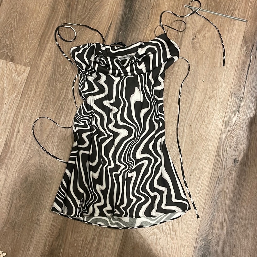 zebra open back zara dress
